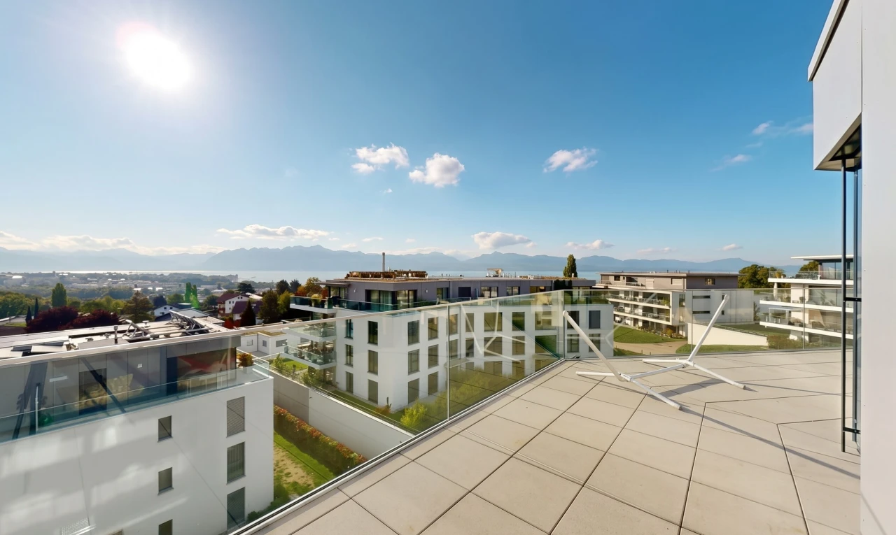 balcon avec view focus, day time, terrasse, et from property