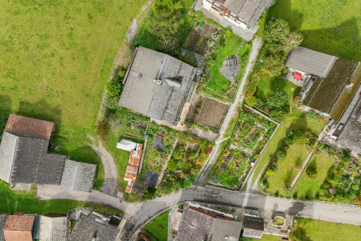 lage auf der karte mit aerial map