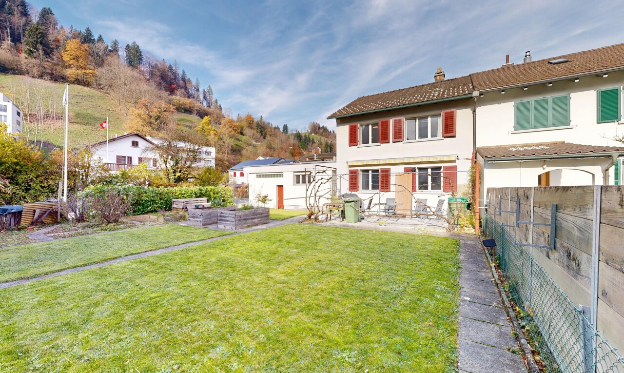 façade avec pelouse, day time, jardin, terrasse, et clôture