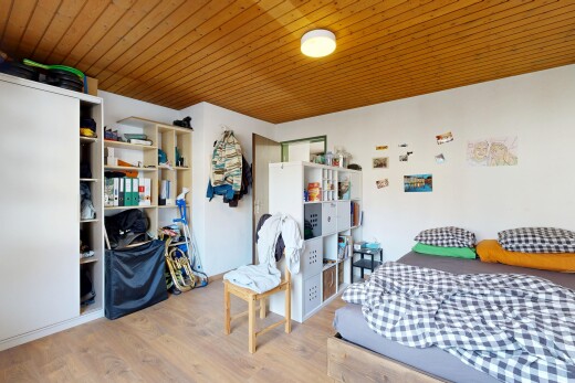 chambre avec inside property, plafond en bois, wood ceiling, cloison sèche, et drywall