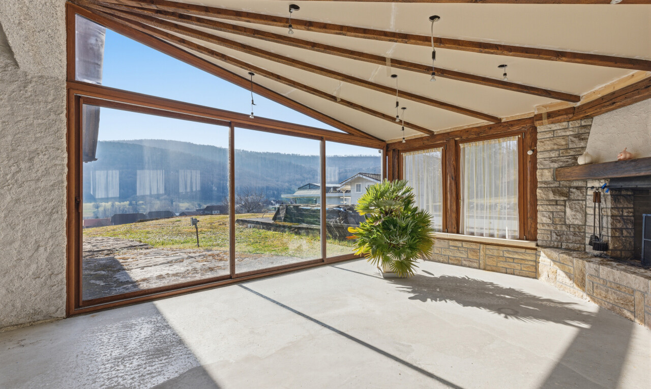 terrasse mit day time, mountain view, blick auf die berge, und inside property