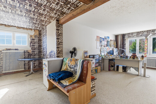 wohnzimmer mit natürliches licht, natural light, kühler, inside property, und gipskartonwand