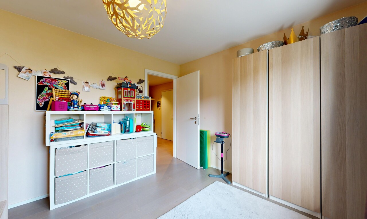 chambre avec inside property, drywall, et cloison sèche