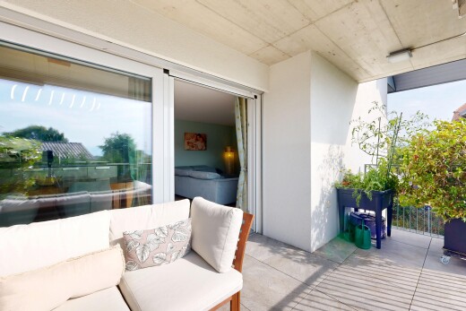 terrasse avec terrasse et espace de vie extérieur