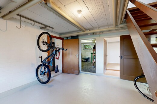 fitnessstudio mit inside property, finished concrete floor, concrete floor, gipskartonwand, und drywall