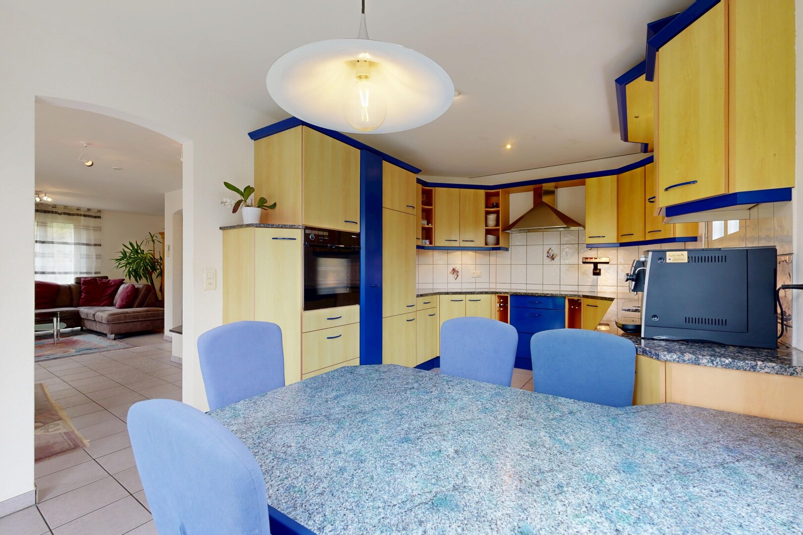 küche mit g-förmige küche, g shaped kitchen, full kitchen, küchenrückwand beim herd, und küchenrückwand beim Herd