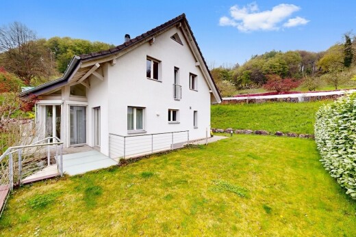 façade avec pelouse, from property, bardage en stuc, et day time