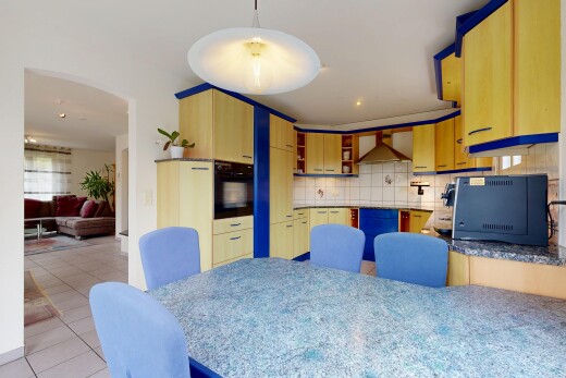 cuisine avec cuisine en forme de g, g shaped kitchen, full kitchen, dosseret, et backsplash