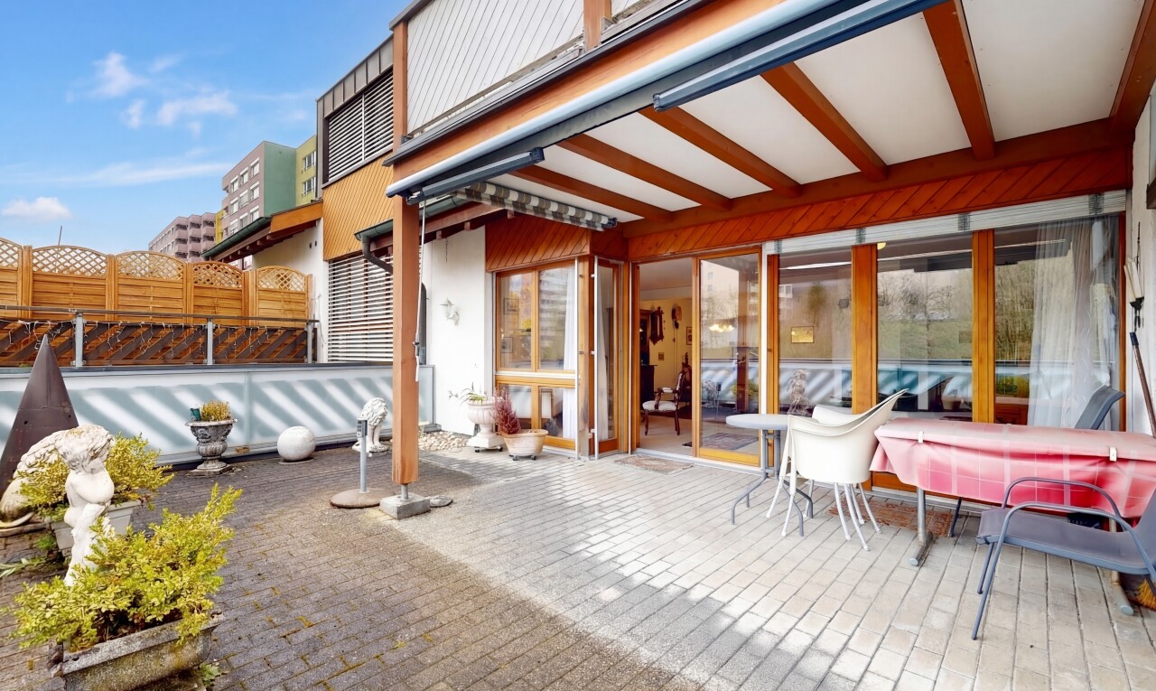 terrasse mit property visible, day time, und zaun