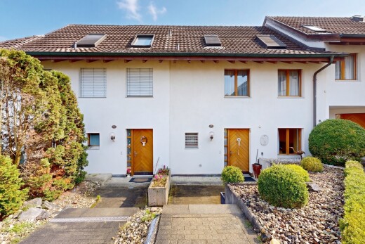 außenansicht mit property visible, day time, und stuckverkleidung