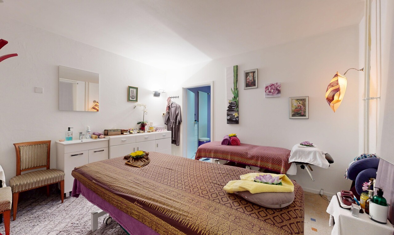 chambre avec cloison sèche, drywall, inside property, moquette, et carpet