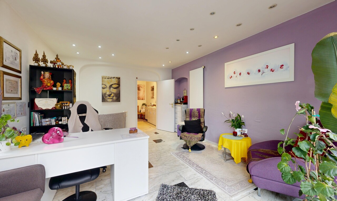 salon avec inside property, espace bureau, éclairage encastré, recessed lighting, et cloison sèche
