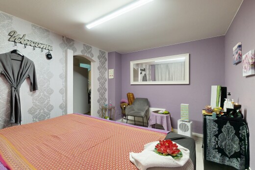 zimmer / schlafzimmer mit inside property, sockelleisten, und baseboards wall