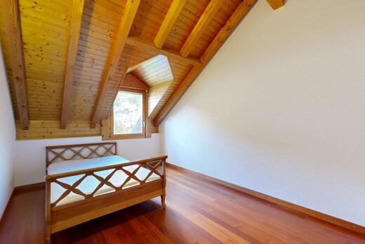 chambre avec beamed ceiling, plafond à poutres, high end ceiling, wood ceiling, et plafond en bois
