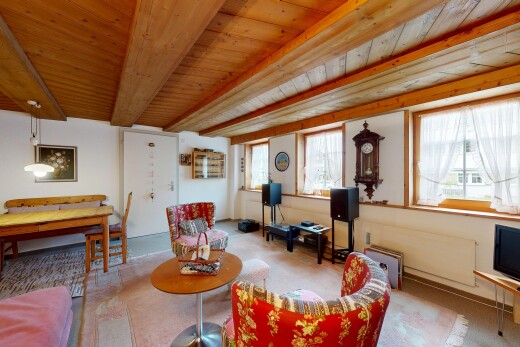 wohnzimmer mit balkendecke, beamed ceiling, inside property, gipskartonwand, und drywall