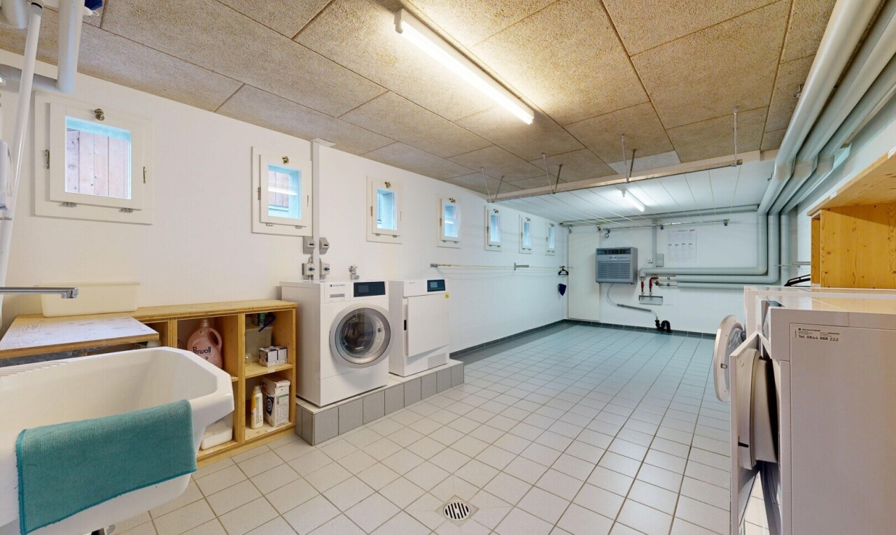 wäschekammer mit inside property, keller, drywall, gipskartonwand, und tumbler