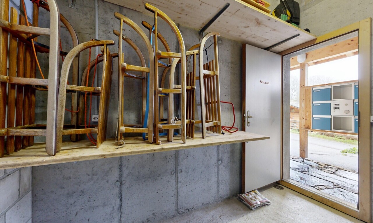 einzelheiten mit concrete wall, betonmauer, interior, wall / siding, und floor
