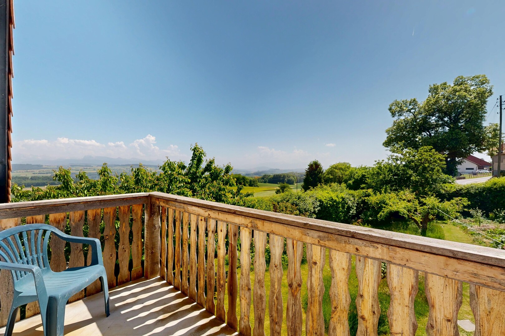balcon avec from property, balcon, et day time