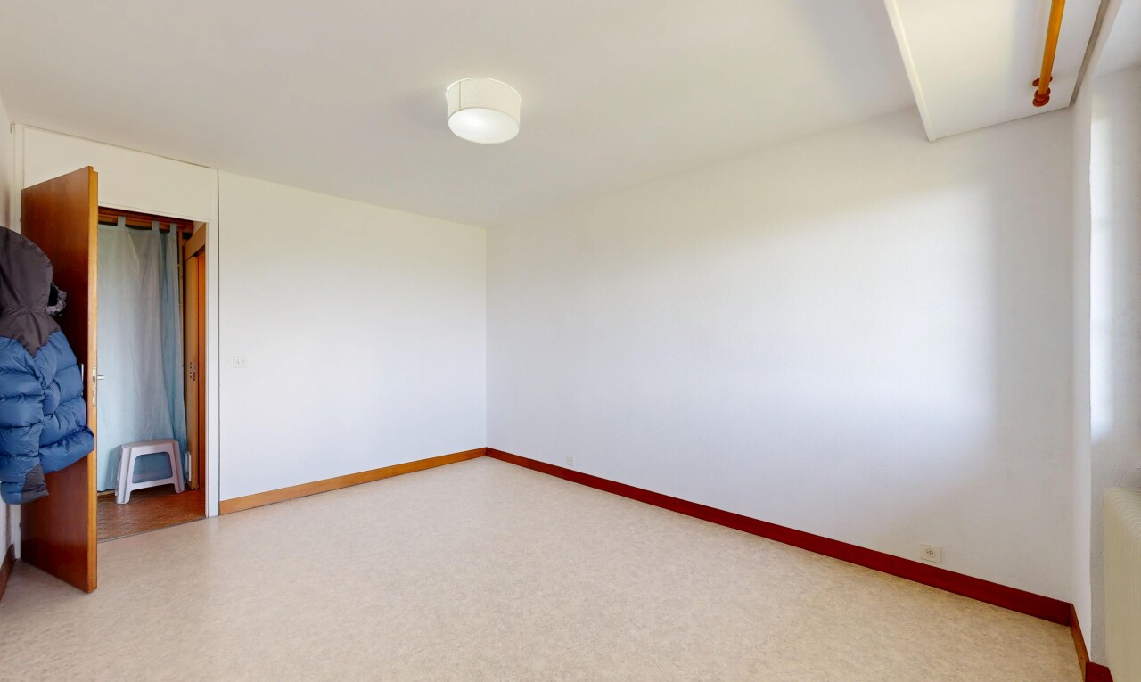 pièce vide avec cloison sèche, drywall, inside property, plinthes murales, et baseboards wall