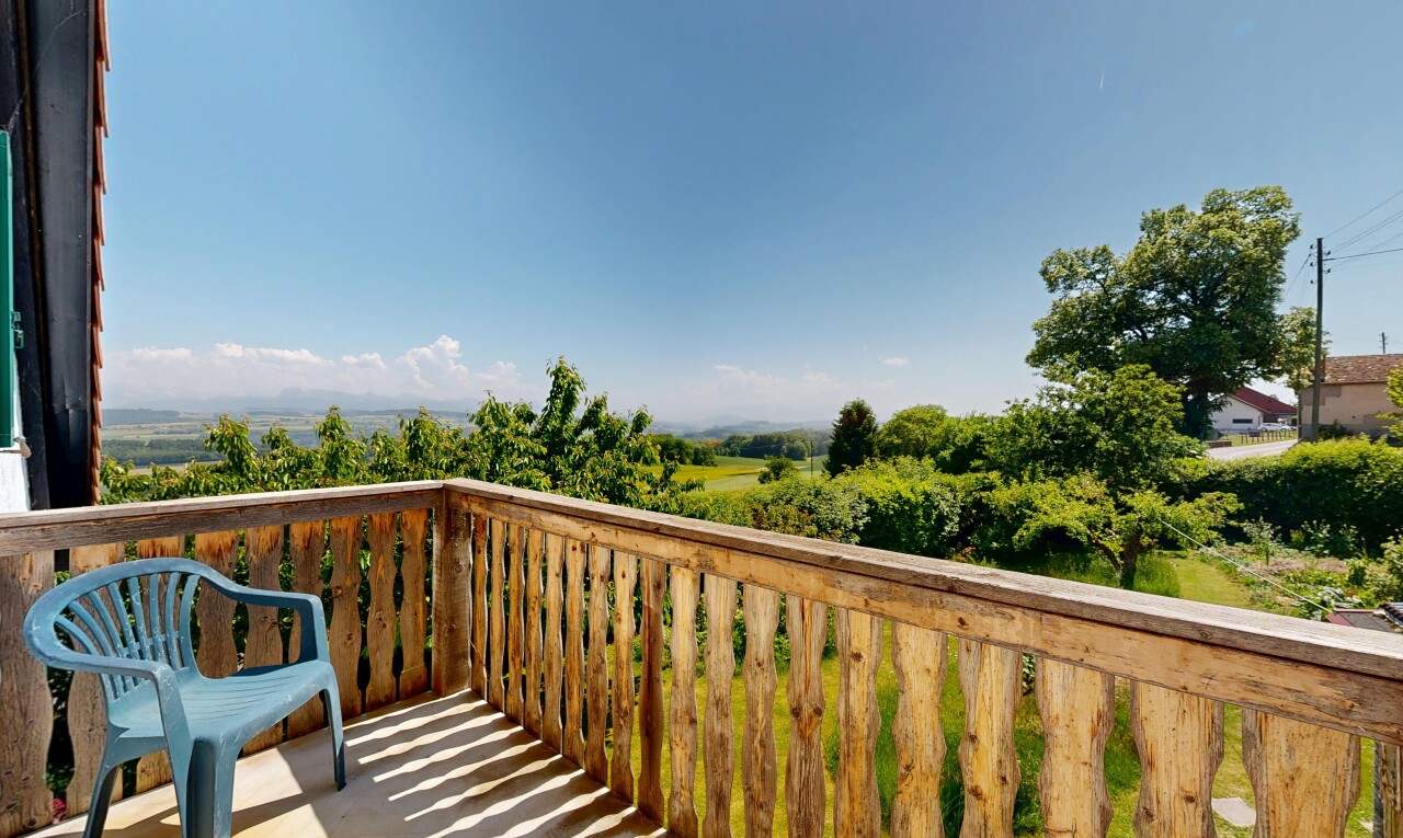 balcon avec from property, balcon, et day time