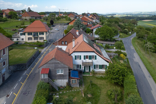 façade avec day time, vue résidentielle, et residential view