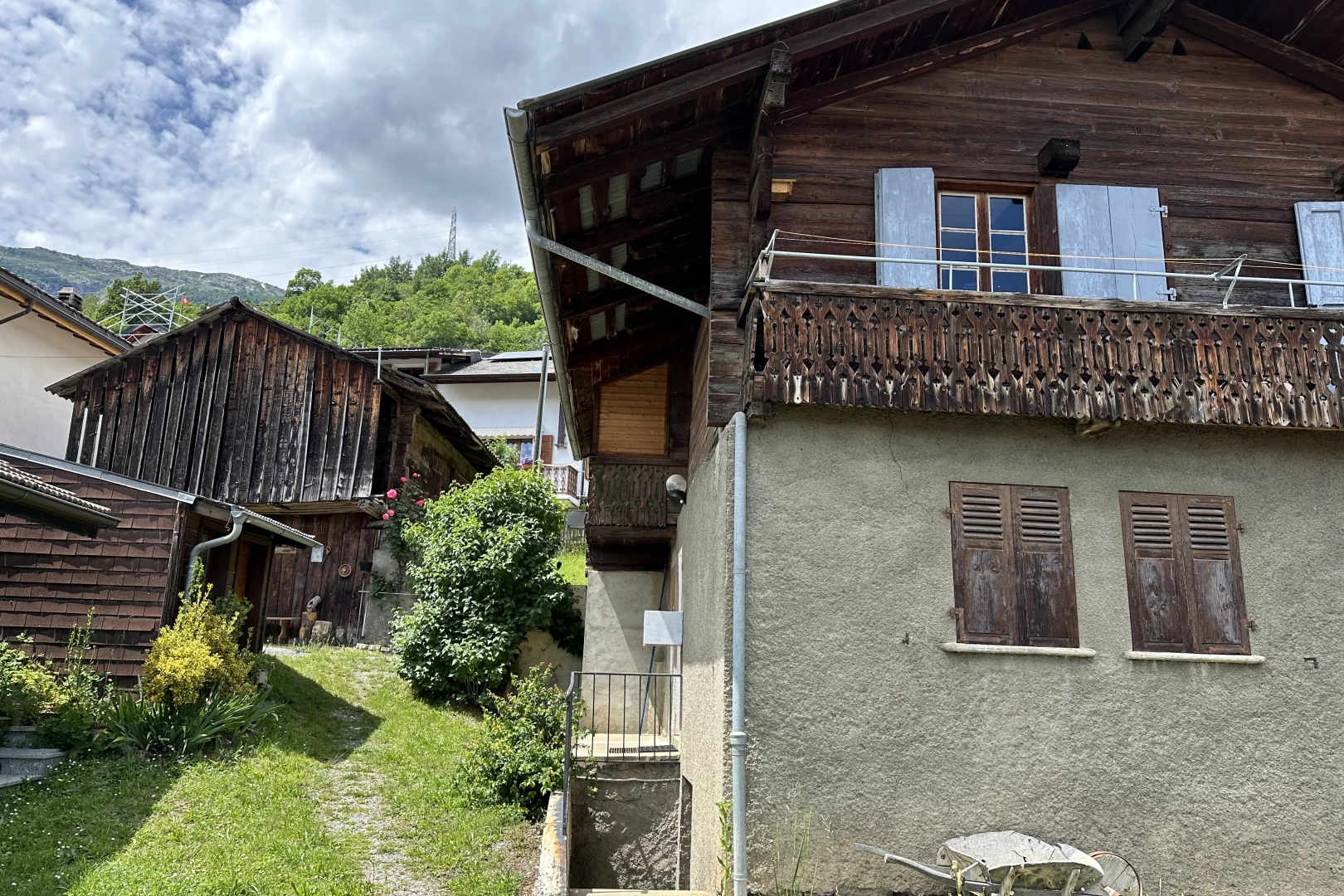 façade avec balcon