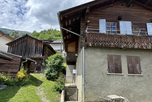 façade avec balcon