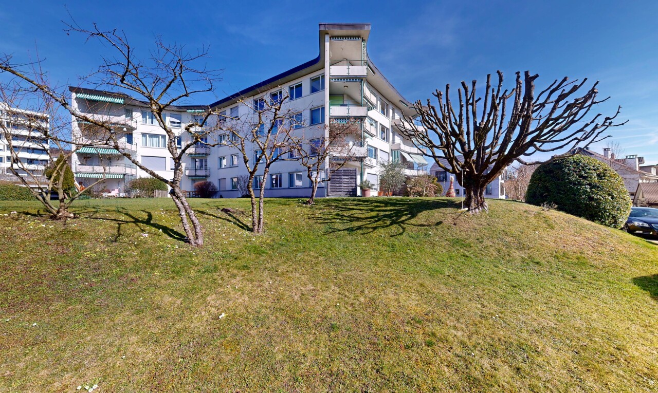 extérieur du bâtiment avec vue sur le complexe d'appartements, apartment complex view, from community, et day time