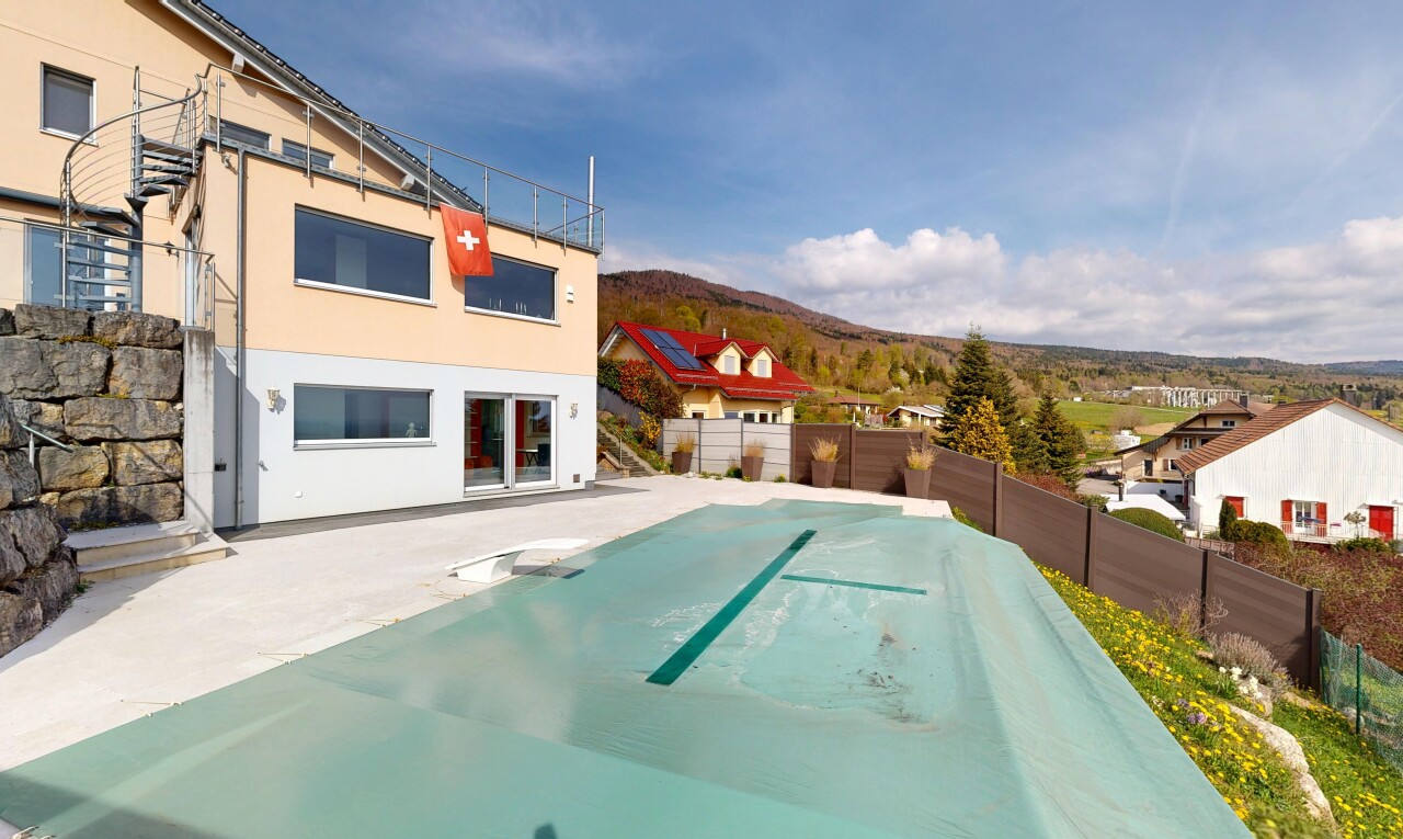 piscine avec clôture, day time, piscine, vue sur la montagne, et mountain view