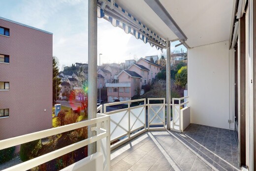 balkon mit balkon, day time, und from property