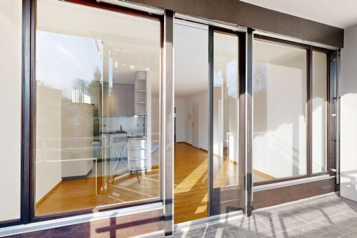 terrasse mit inside property und balkon