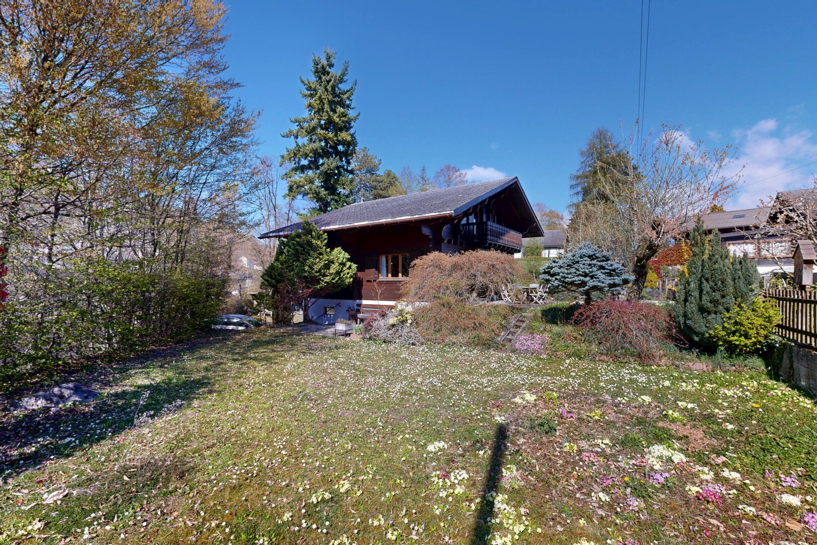 façade avec day time, pelouse, et from property
