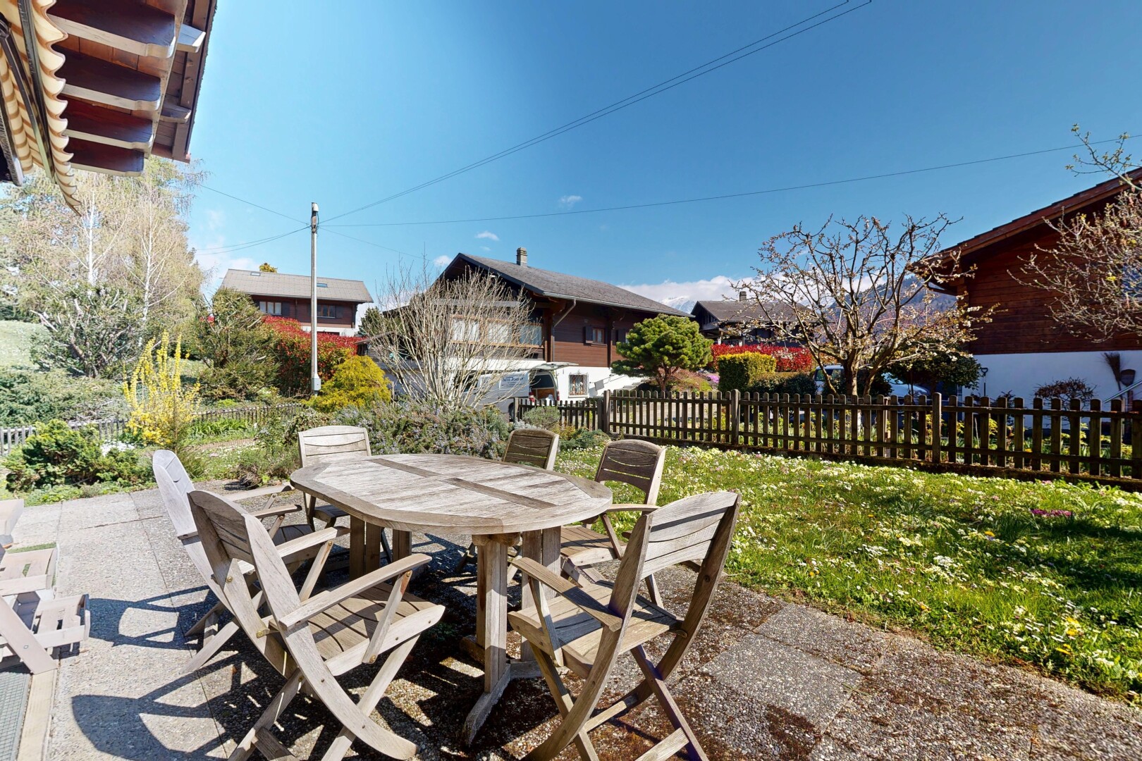 terrasse avec clôture, from property, coin repas extérieur, day time, et terrasse
