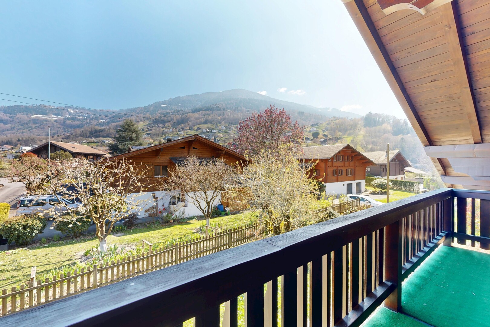 balcon avec vue sur la montagne, mountain view, from property, balcon, et day time