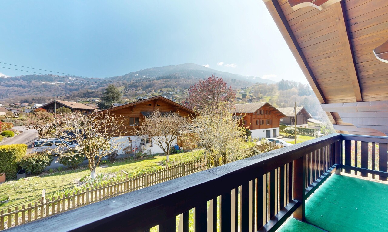 balcon avec vue sur la montagne, mountain view, from property, balcon, et day time