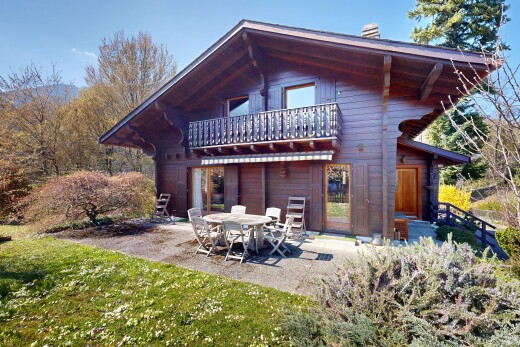 außenansicht mit balkon, horizontale verkleidung, from property, day time, und terrasse