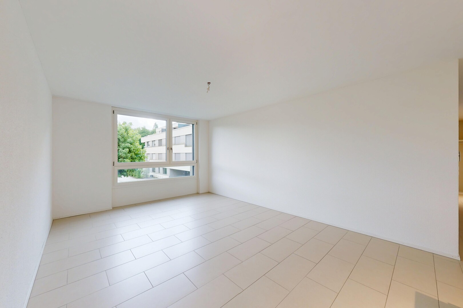 leerer raum mit inside property, natürliches licht, natural light, light floor, und gipskartonwand