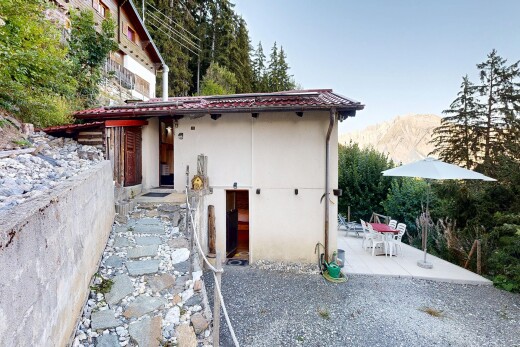 façade avec bardage en stuc, from property, property visible, et day time