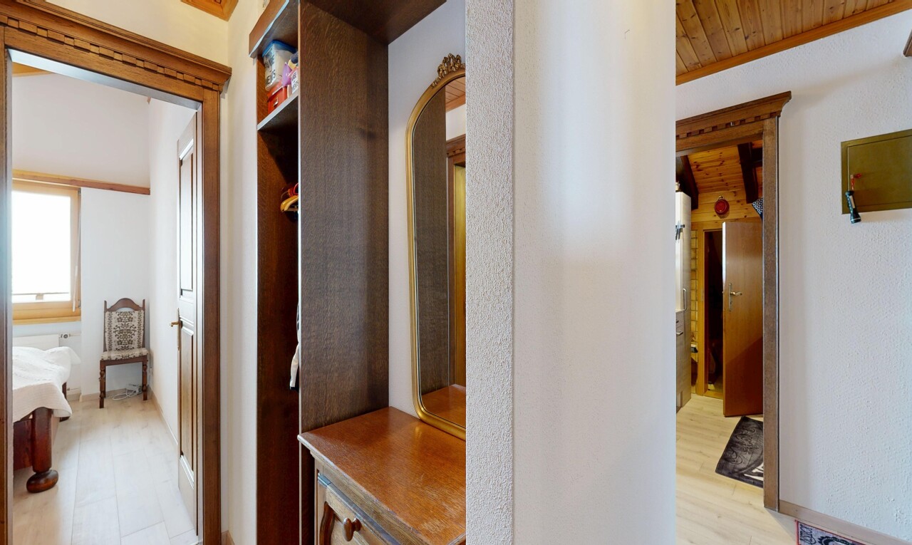 halle / korridor mit light floor, inside property, gipskartonwand, drywall, und holzfußboden