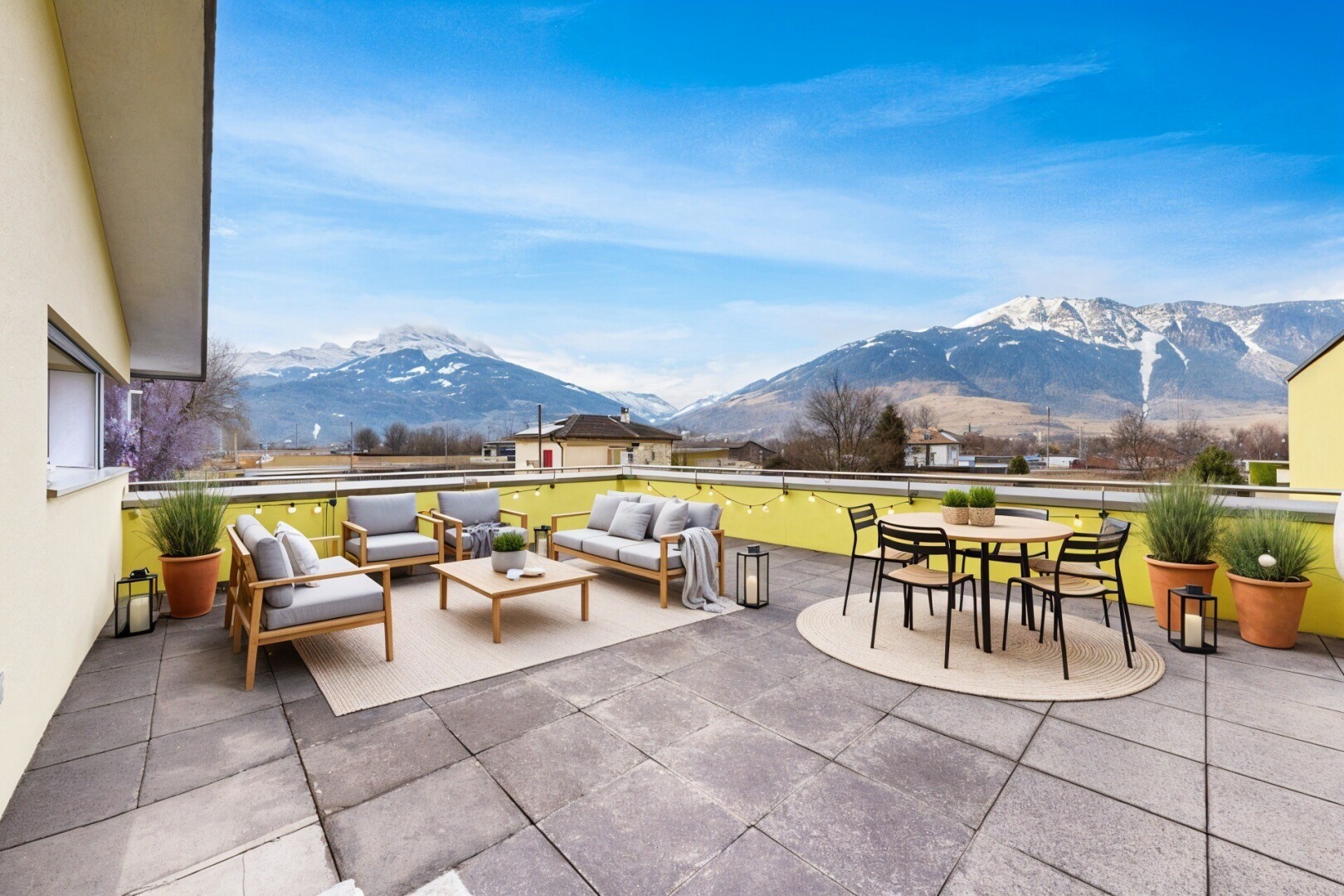 terrasse mit terrasse, blick auf die berge, mountain view, essbereich im freien, und from property