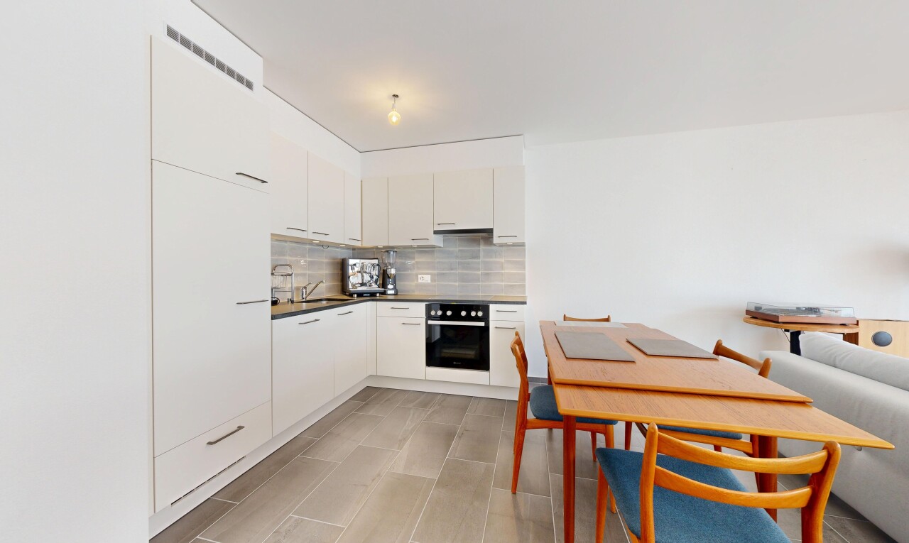 küche mit küchenrückwand beim Herd, küchenrückwand beim herd, dark countertops, arbeitsplatten, und ofen