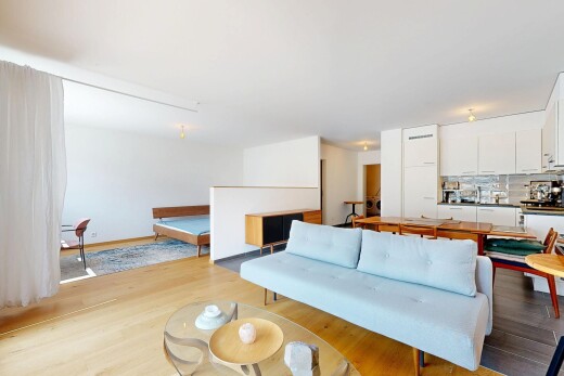 wohn- / esszimmer mit wood finish floor, holzfußboden, drywall, gipskartonwand, und inside property