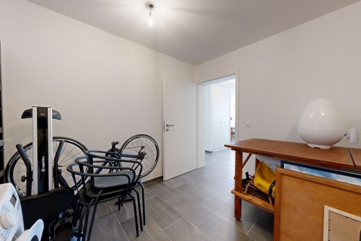 esszimmer mit drywall, gipskartonwand, und inside property