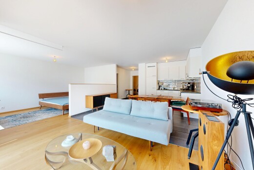 wohn- / esszimmer mit wood finish floor, holzfußboden, drywall, gipskartonwand, und inside property