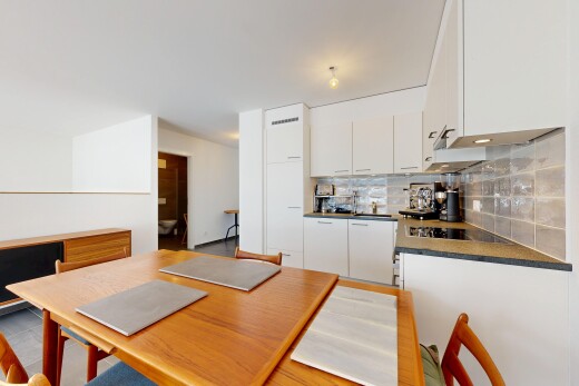 esszimmer mit küchenrückwand beim Herd, gipskartonwand, drywall, und inside property