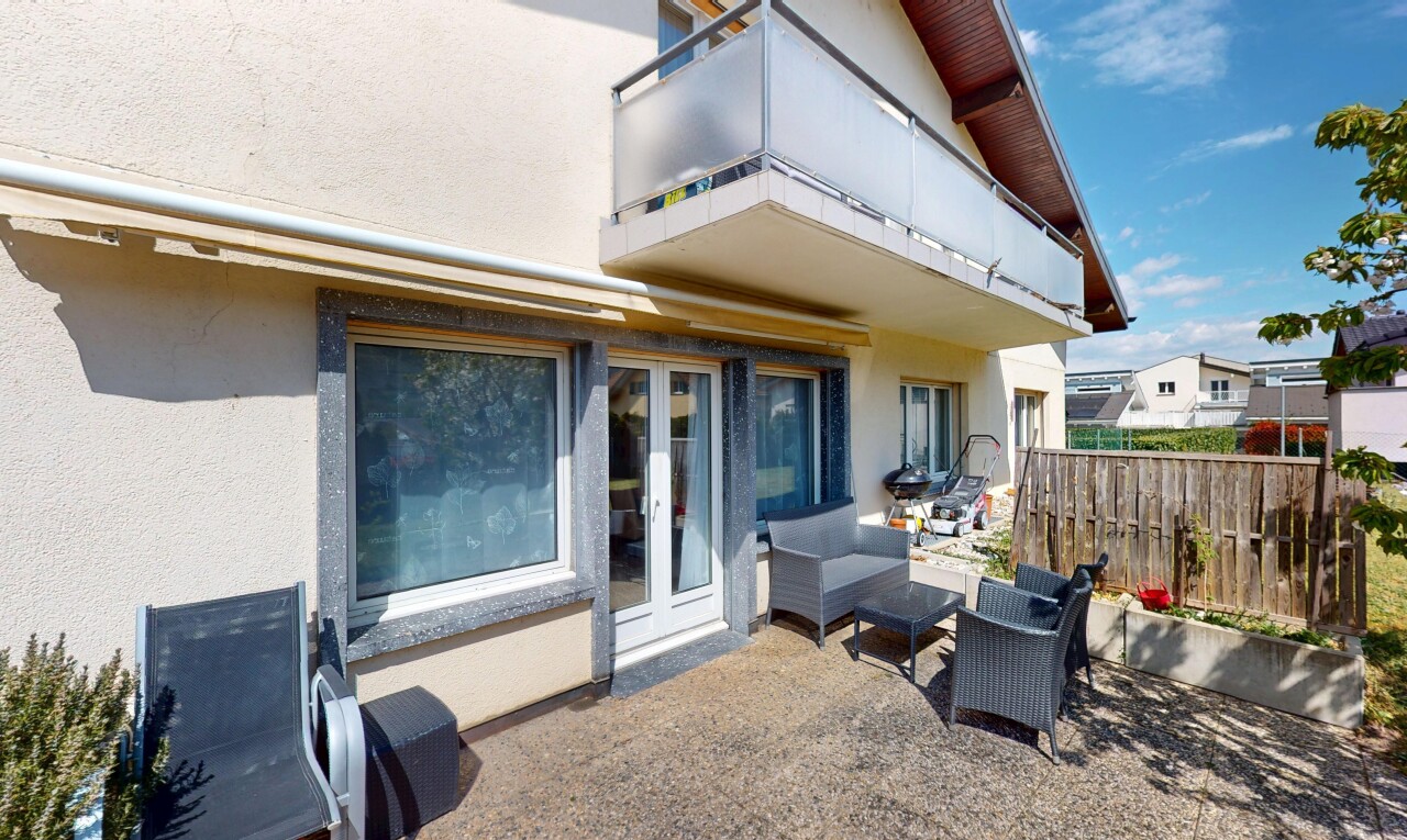 terrasse mit französische türen, terrasse, zaun, und wohnraum im freien