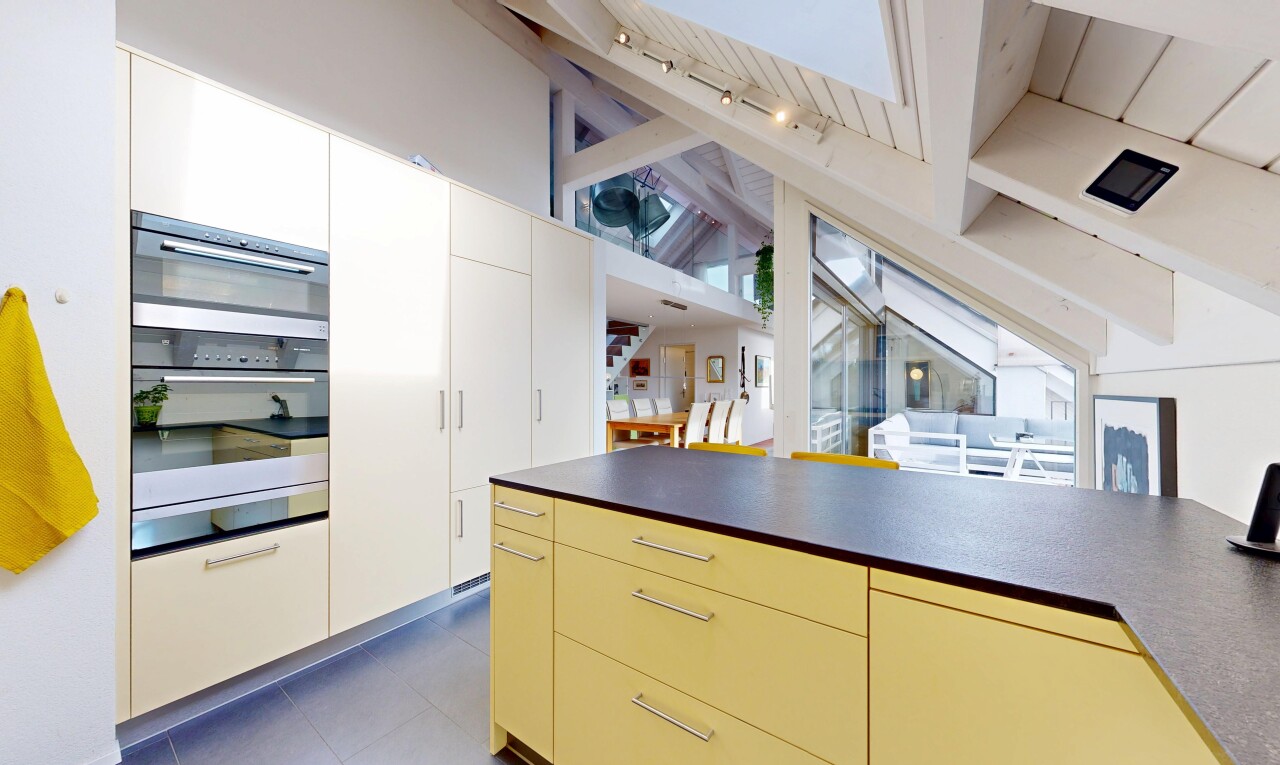 küche mit arbeitsplatten, track lighting, deckenbeleuchtung, tile floor, und fliesenboden