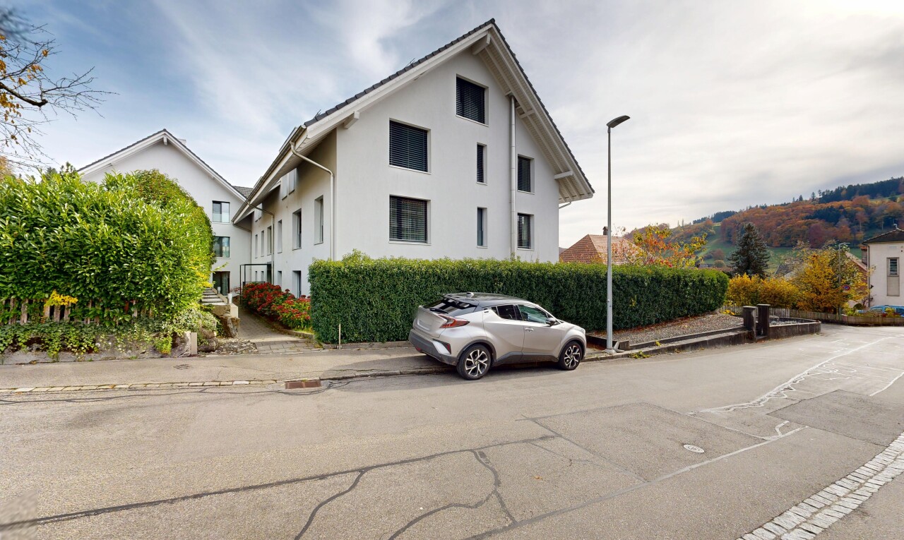 außenansicht mit property visible und stuckverkleidung