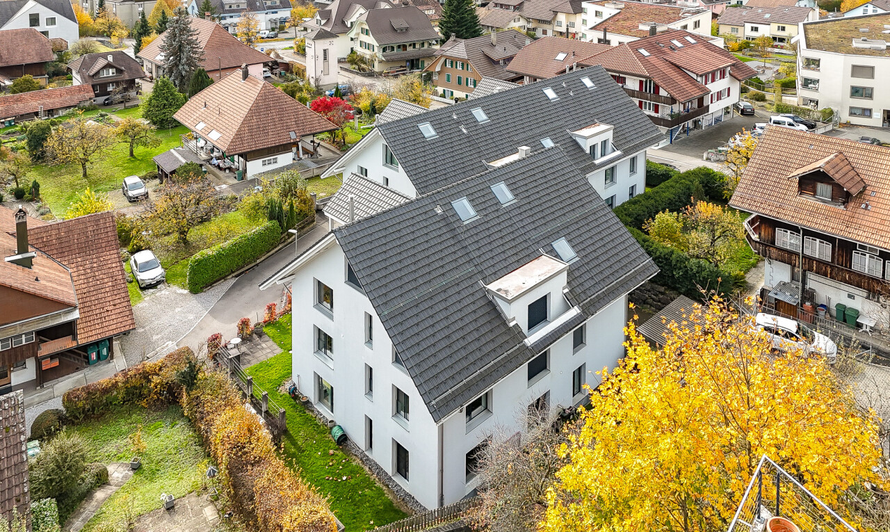 außenansicht mit drone view, stuckverkleidung, wohngebietblick, residential view, und zaun