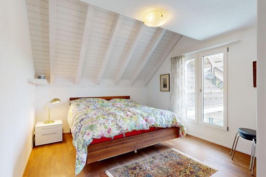 zimmer / schlafzimmer mit natural light, natürliches licht, zusätzliches zimmer, vaulted ceiling, und dachschräge